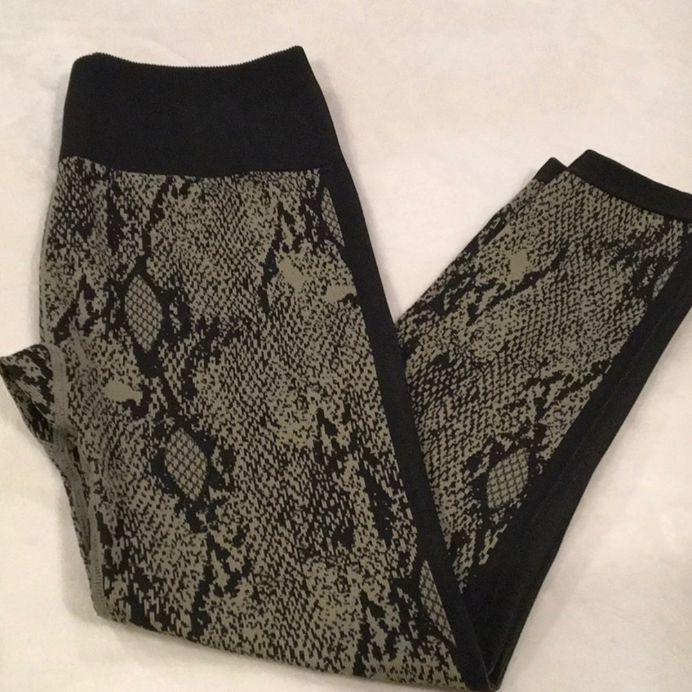 NWOT Fabletics leggings